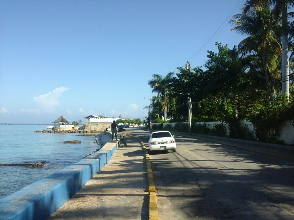 Relax In Sunny Montego Bay, Jamaica Apartment Exterior photo